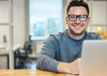 Оплата праці при зміні часу важливі питання - Moja Polska