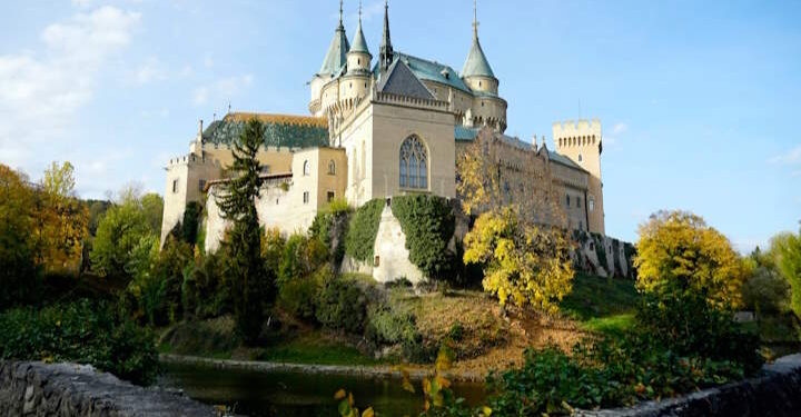 Мирошовице. Старинный дворец, в котором можно жить - Moja Polska