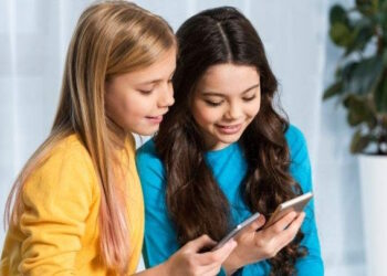 Польша запрещает смартфоны в школах — Moja Polska